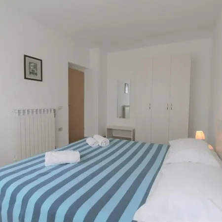 With Pool Albina 3 Appartement *