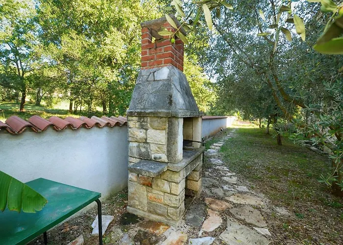 Apartman With Pool Albina 3 Umag