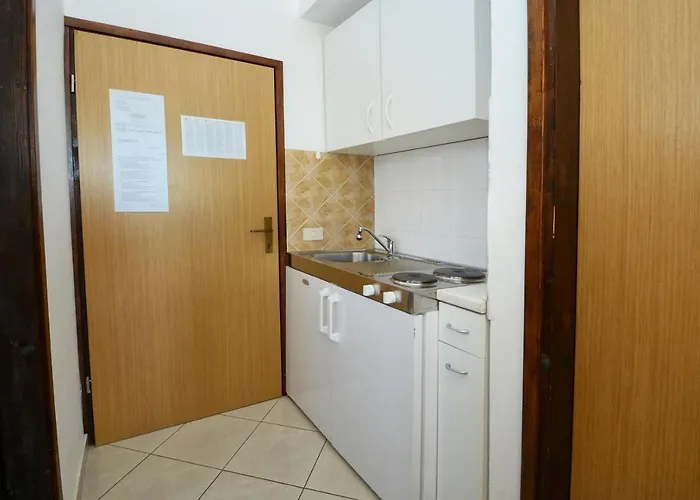 With Pool Albina 3 乌马格